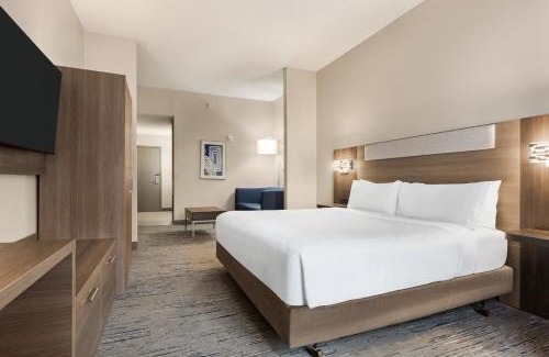 Greenville Downtown Hotel | Holiday Inn Express & Suites Greenville-Downtown by IHG