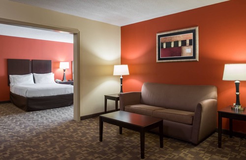 Lexington Hotel | Holiday Inn Express & Suites Lexington Dtwn Area-Keenland by IHG