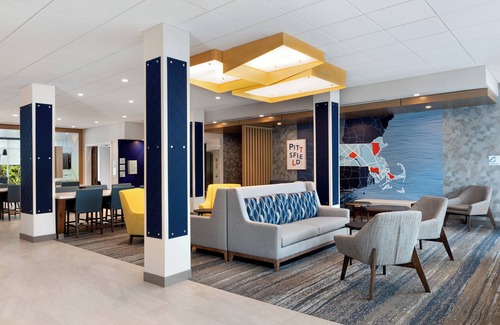 Pittsfield Hotel | Holiday Inn Express & Suites Pittsfield - Berkshires by IHG
