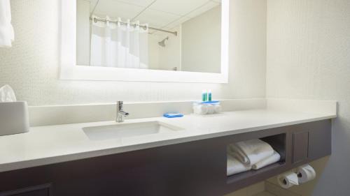Asheville Hotel | Holiday Inn Express & Suites Asheville SW - Outlet Ctr Area by IHG