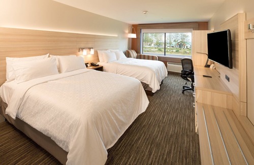 Gaylord Hotel | Holiday Inn Express & Suites Gaylord by IHG