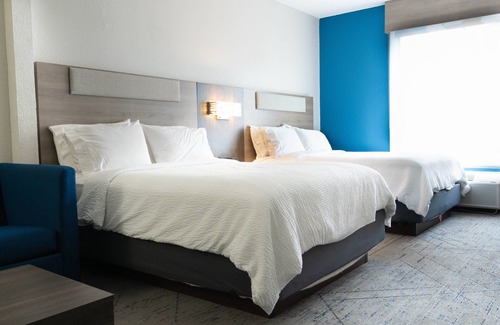 Hiawassee Hotel | Holiday Inn Express & Suites Hiawassee by IHG