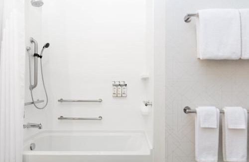 White Station Hotel | Holiday Inn Express & Suites Memphis East by IHG