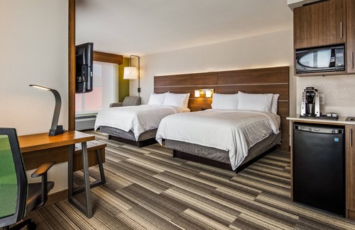 Drayton Plains Hotel | Holiday Inn Express & Suites Detroit - Farmington Hills by IHG