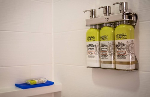 Drayton Plains Hotel | Holiday Inn Express & Suites Detroit - Farmington Hills by IHG