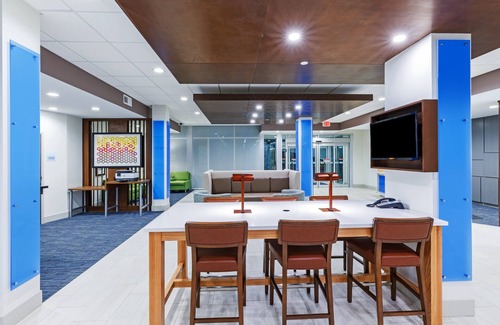 Purcell Hotel | Holiday Inn Express & Suites Purcell by IHG