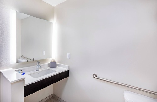 Purcell Hotel | Holiday Inn Express & Suites Purcell by IHG