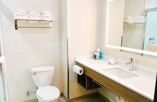 Lebec Hotel | Holiday Inn Express & Suites Frazier Park by IHG