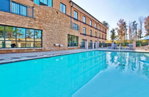 Macon Hotel | Holiday Inn Express & Suites Macon - I-475 by IHG