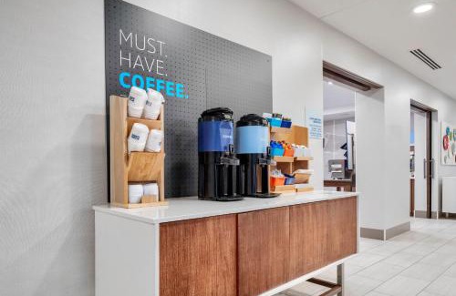 Macon Hotel | Holiday Inn Express & Suites Macon - I-475 by IHG