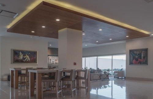 Silao Hotel | Holiday Inn Express & Suites Silao Aeropuerto Terminal by IHG