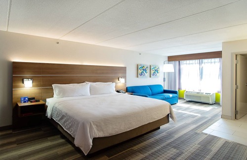 Tempe Hotel | Holiday Inn Express & Suites Tempe by IHG