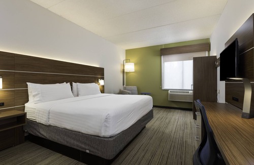 North Belmont Hotel | Holiday Inn Express & Suites Charlotte Arpt-Belmont by IHG