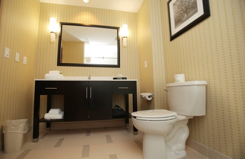 Bolivia Hotel | Holiday Inn Express & Suites Southport - Oak Island Area by IHG