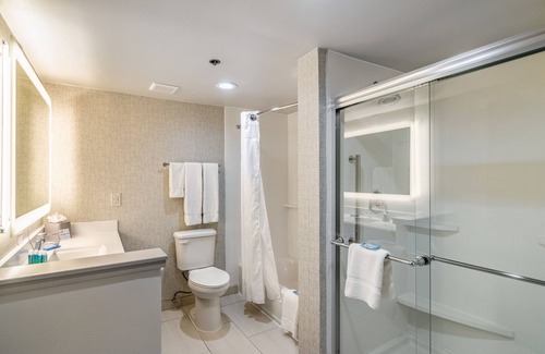 Camarillo Hotel | Holiday Inn Express & Suites Camarillo by IHG