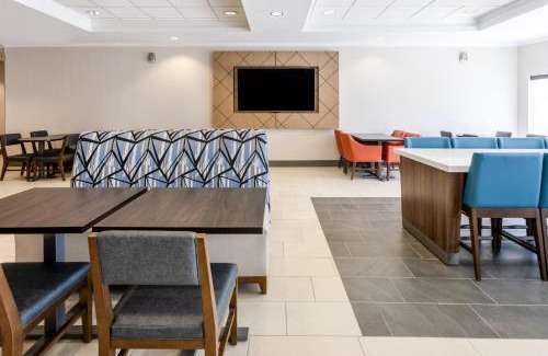 Fortson Hotel | Holiday Inn Express & Suites Columbus at Northlake by IHG