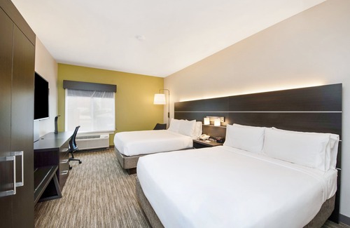 Delafield Hotel | Holiday Inn Express & Suites Delafield by IHG