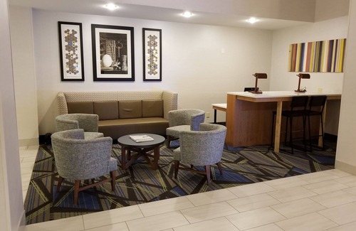Douglas Hotel | Holiday Inn Express & Suites Douglas by IHG