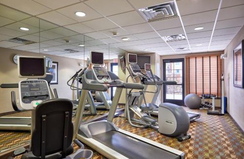Biggs Field Hotel | Holiday Inn Express & Suites El Paso Airport by IHG