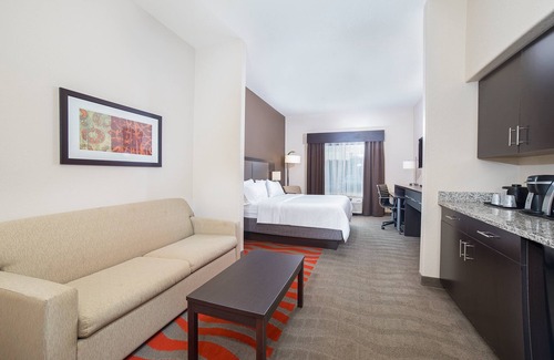 Glasgow Hotel | Holiday Inn Express & Suites Glasgow by IHG