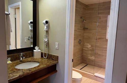 Beach Barber Tract Hotel | Holiday Inn Express & Suites La Jolla – Windansea Beach by IHG