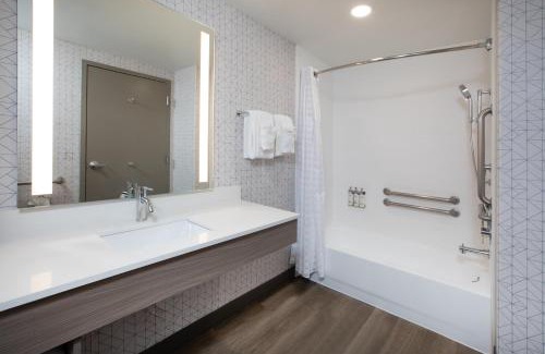 Lathrop Hotel | Holiday Inn Express & Suites Lathrop by IHG