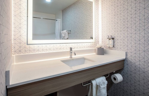 Lathrop Hotel | Holiday Inn Express & Suites Lathrop by IHG