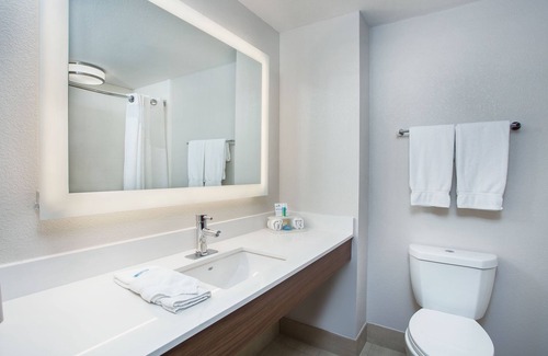 Lebanon Hotel | Holiday Inn Express & Suites Lebanon-Nashville Area by IHG