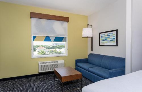Miramar Hotel | Holiday Inn Express & Suites - Miramar by IHG