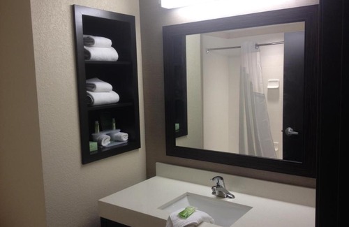 Monroe Hotel | Holiday Inn Express & Suites Monroe by IHG