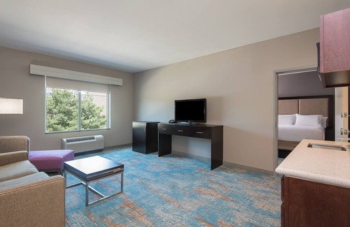 Norwood Hotel | Holiday Inn Express & Suites Norwood-Boston Area by IHG