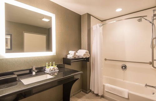 Norwood Hotel | Holiday Inn Express & Suites Norwood-Boston Area by IHG