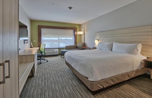 Roswell Hotel | Holiday Inn Express & Suites - Roswell by IHG