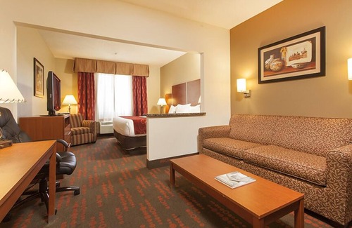 Southside Hotel | Holiday Inn Express & Suites Santa Fe by IHG
