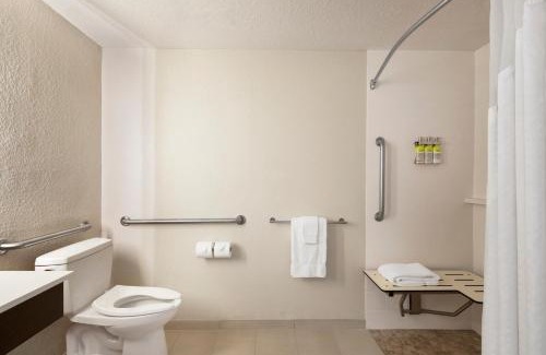 Sarasota Hotel | Holiday Inn Express & Suites Sarasota East by IHG