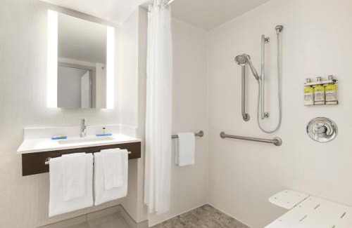 Sarasota Hotel | Holiday Inn Express & Suites Sarasota East by IHG
