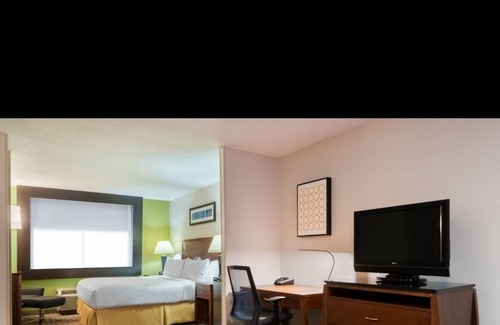 Doral Apartment | Holiday Inn Express SUPERBOWL WEEKEND