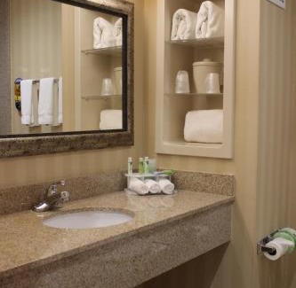 Keene Hotel | Holiday Inn Express Tehachapi by IHG