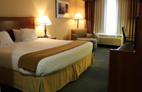 Keene Hotel | Holiday Inn Express Tehachapi by IHG