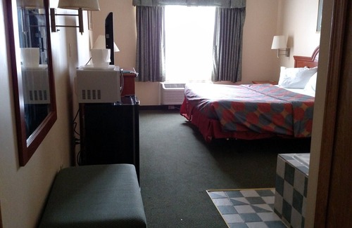 Napoleon Hotel | Holiday Inn Express Toledo West - Napoleon by IHG
