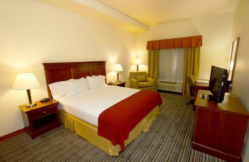 Turlock Hotel | Holiday Inn Express Turlock by IHG