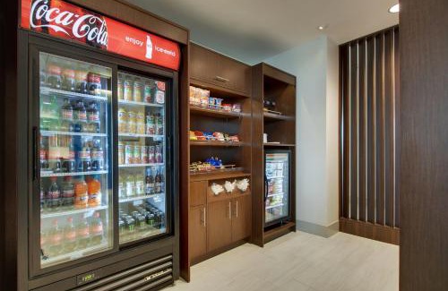Elizabethtown Hotel | Holiday Inn Express & Suites - Elizabethtown North by IHG