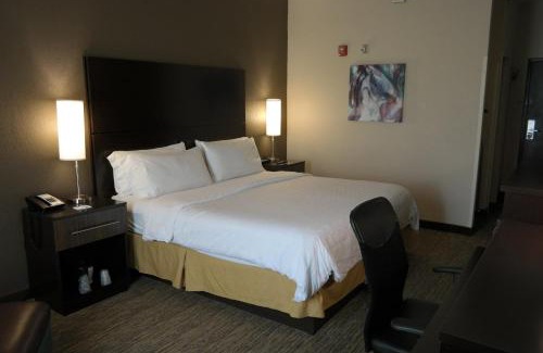 Fredericksburg Hotel | Holiday Inn Express Fredericksburg - Southpoint by IHG