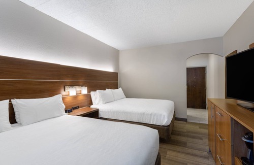King of Prussia Hotel | Holiday Inn Express Hotel & Suites Philadelphia – King of Prussia by IHG