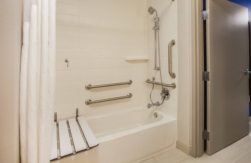 Rhinelander Hotel | Holiday Inn Express and Suites Rhinelander by IHG
