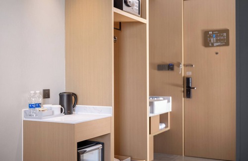 Xiangzhou District Hotel | Holiday Inn Express Zhuhai Grand Theater by IHG