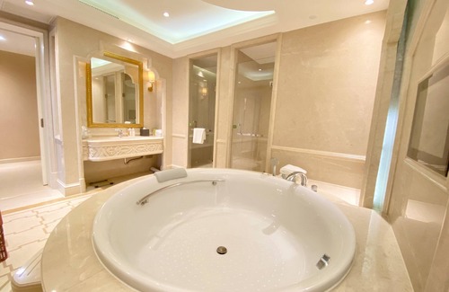 Nanhai Hotel | Holiday Inn Foshan Nanhai Central by IHG