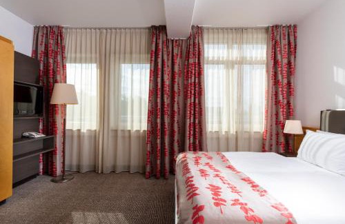 Neu-Isenburg Hotel | Holiday Inn Frankfurt Airport - Neu-Isenburg by IHG