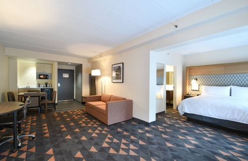 Fredericksburg Hotel | Holiday Inn Fredericksburg Conference Ctr by IHG