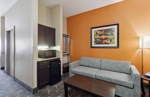 Slidell Hotel | Holiday Inn Hotel & Suites Slidell by IHG